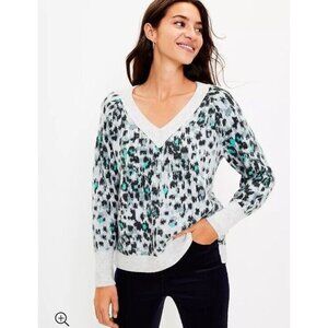 Ann Taylor LOFT Animal Print Sweater Leopard Relaxed V-Neck Top Preppy Coastal S